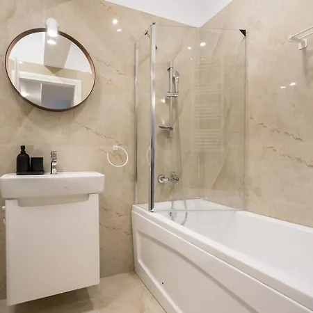 Daire Spacious 606 *