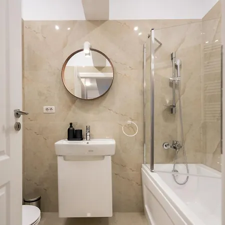 Апартаменты Spacious 606 *