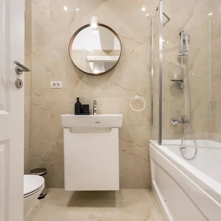 Spacious 606 * Bükreş