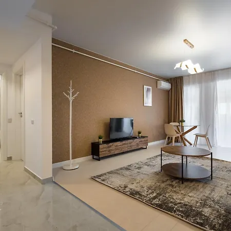 Spacious 606 *