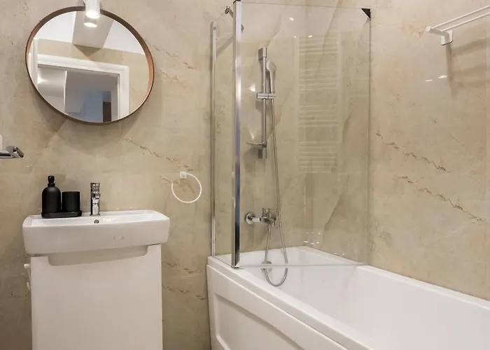 Spacious 606 شقة بوخارست