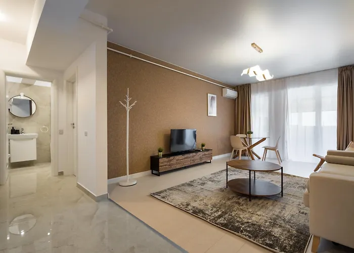 Spacious 606 *
