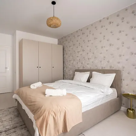 Spacious 606 Apartament *