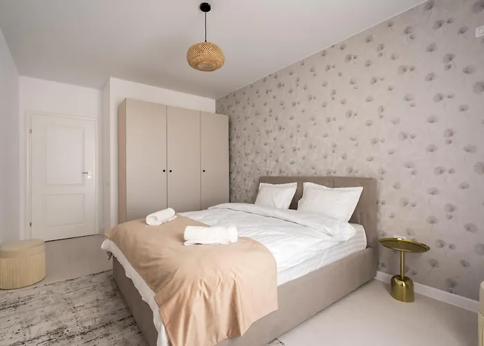 Spacious 606 Apartament *