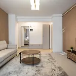 Spacious 606 Apartment
